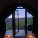 Sea Crest Pods Donegal Jaktstuga