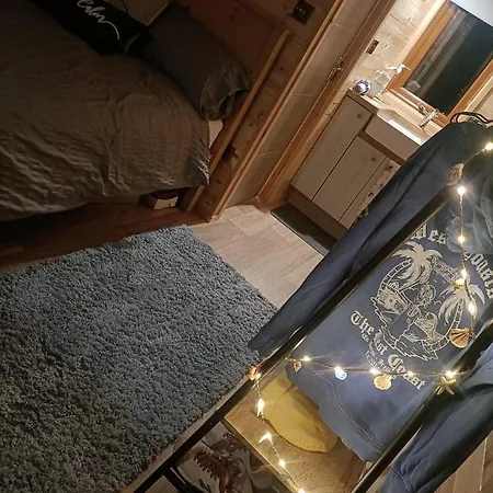 Sea Crest Pods Donegal Деревянный коттедж